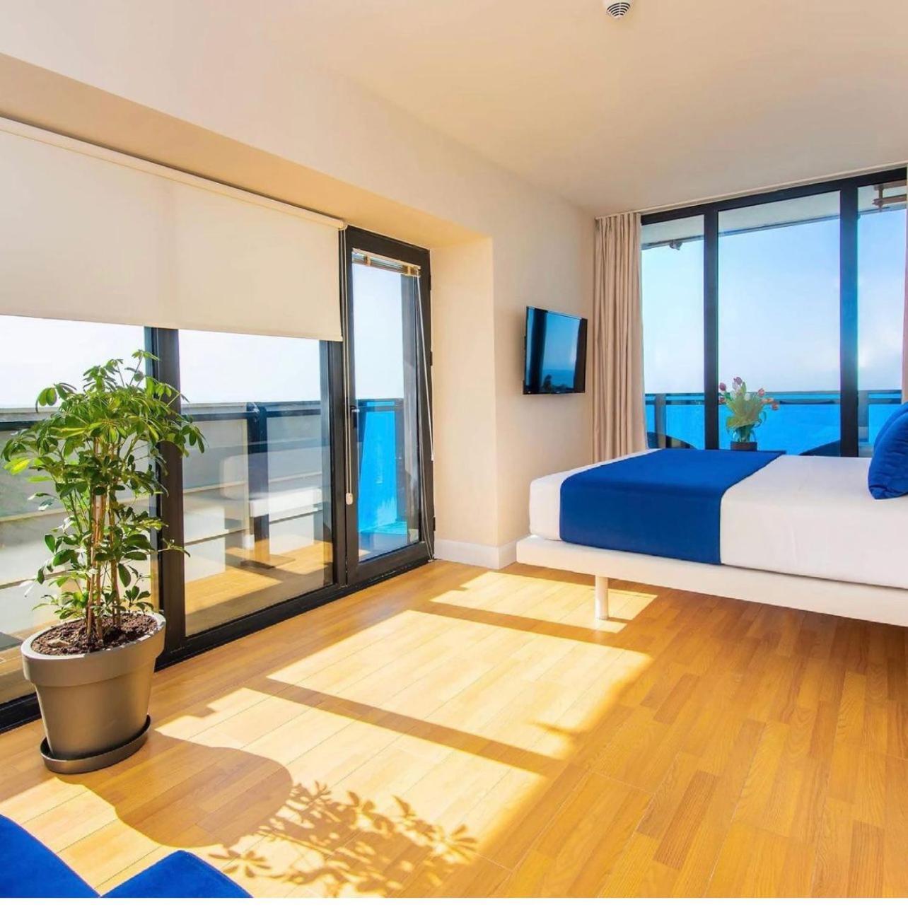 באטומי Orbi City Suite מראה חיצוני תמונה
